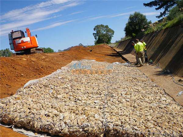 安徽生态防汛铅丝石笼 无隔板固滨笼挡墙施工 安平县轩艳丝网制品厂