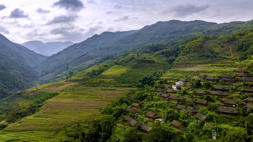 隆林揽胜 山水秘境中的民族风情画卷